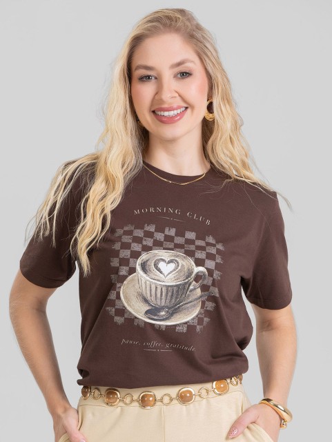 Camiseta Feminina Algodão Premium Estampada Morning Club Marrom Café