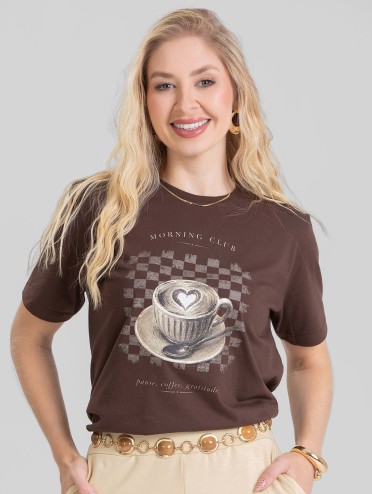 Camiseta Feminina Algodão Premium Estampada Morning Club Marrom Café