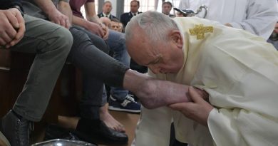 Lava-Pés: “Um gesto que nos ajuda a ser mais servidores”, diz Papa Lava-Pés: “Um gesto que nos ajuda a ser mais servidores”, diz Papa