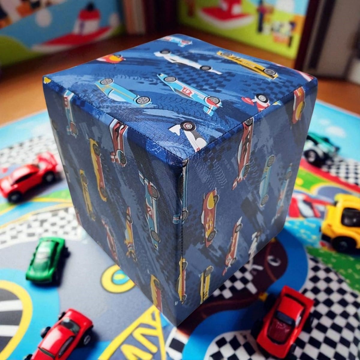 Mini Puff Banqueta Quadrado Cubo Decorativo Courino e Suede