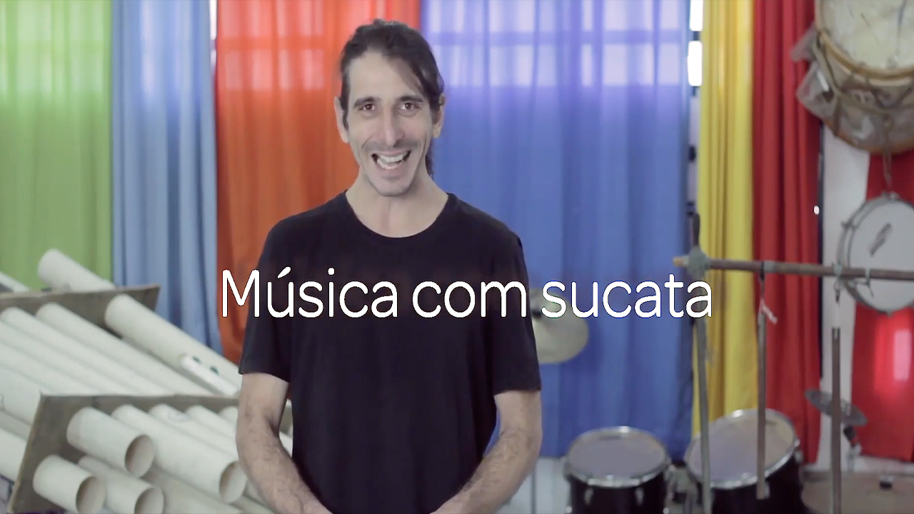 MÚSICA COM SUCATA