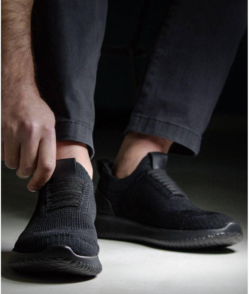 CASUALL ULTRA BLACK