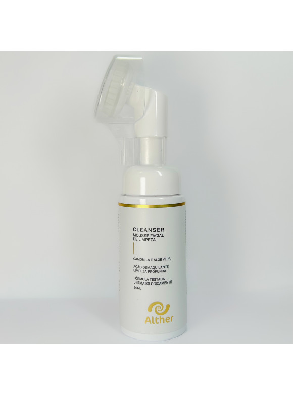MOUSSE DE LIMPEZA FACIAL CLEANSER 50ML - Fórmula delicada, enriquecida com D-Pantenol, extratos glicólicos de pepino, aveia, camomila e aloe vera, remove as impurezas e resíduos de maquiagem