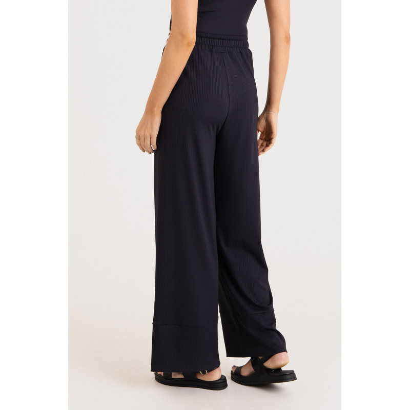 Calça Comfy Canelada Feminina Preta - 24271601