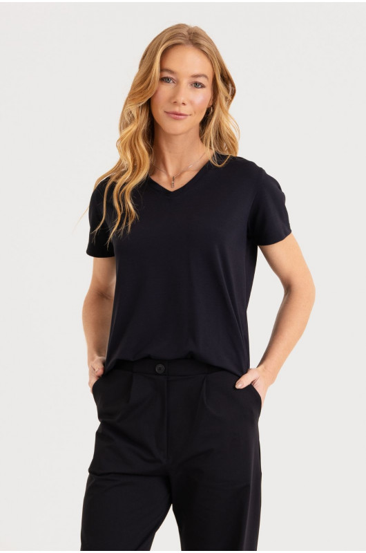 Camiseta Decote V Piquet Feminina Preta - 24271655