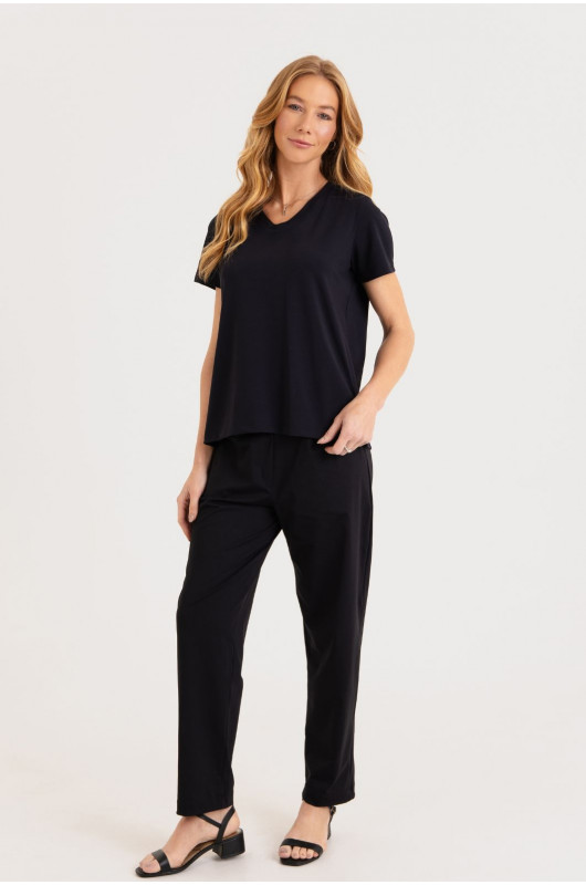 Camiseta Decote V Piquet Feminina Preta - 24271655