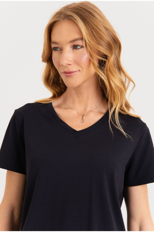 Camiseta Decote V Piquet Feminina Preta - 24271655