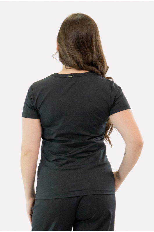 Camiseta B.ON Air Slim Alongada Feminina Preta - 24271835