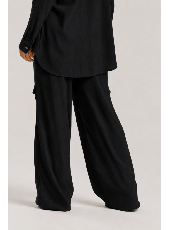 BUZIANA - CALÇA PANTS COM BOLSO PRETO