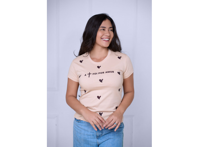 (AVELÃ) T-shirt Feminina 