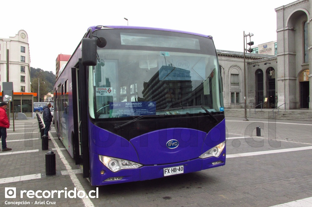 Bus eléctrico BYD K9 en Plaza Independencia (Concepción)