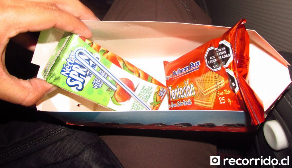 Snack Pullman Bus en servicio Concepción - Las Condes
