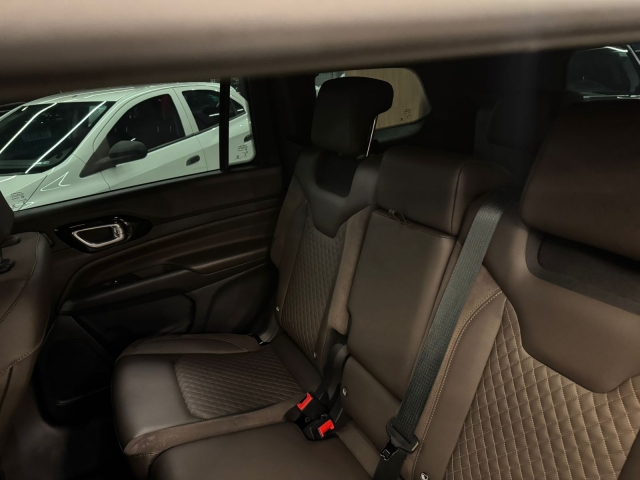 Jeep Commander 1.3 T270 Overland (Aut) - foto 7