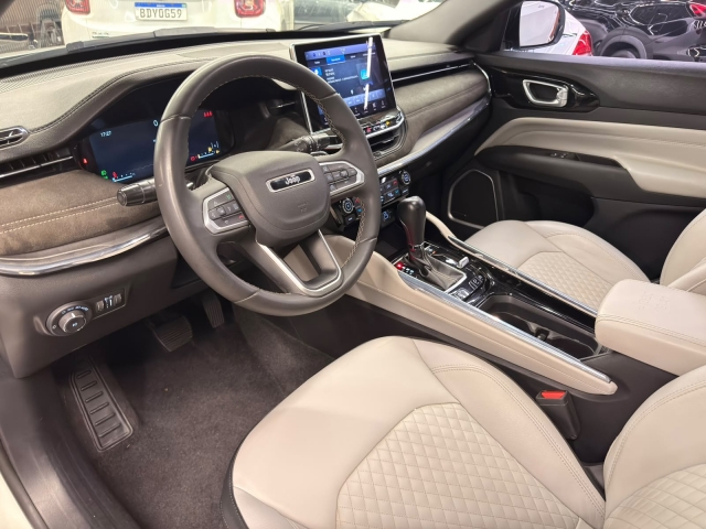 Jeep Commander 2.0 TD380 Overland 4WD - foto 3