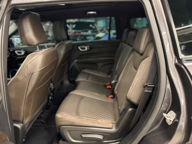 Jeep Commander 2.0 TD380 Overland 4WD - foto 7