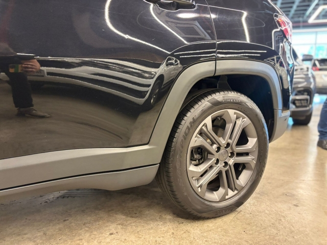 Jeep Compass 1.3 T270 Longitude (aut) - foto 9