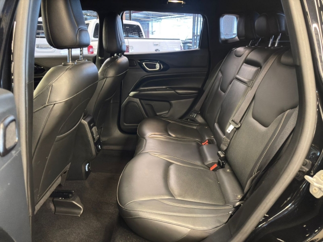 Jeep Compass 1.3 T270 Longitude (aut) - foto 7