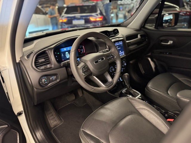 Jeep Renegade 1.3 T270 Longitude - foto 8