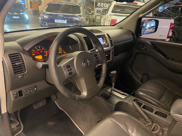 Nissan Frontier 2.5 LE 4x4 (Auto) - foto 12