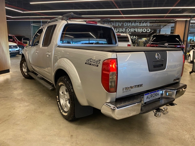 Nissan Frontier 2.5 LE 4x4 (Auto) - foto 6