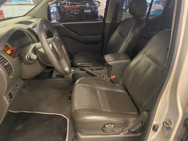 Nissan Frontier 2.5 LE 4x4 (Auto) - foto 13