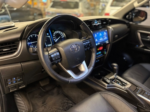 Toyota SW4 SW4 2.8 TDI SRX 7L 4WD - foto 9