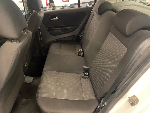 Volkswagen Fox 1.6 MSI Connect (Flex) - foto 9