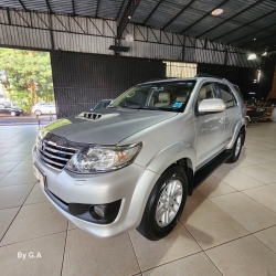 Hilux SW4 SRV 3.0 TDI 4X4 (5 Lugares)