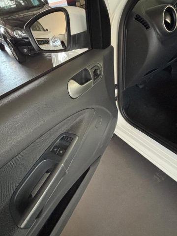 Volkswagen Gol 1.0 Tec Comfortline (flex) 4P - foto 8