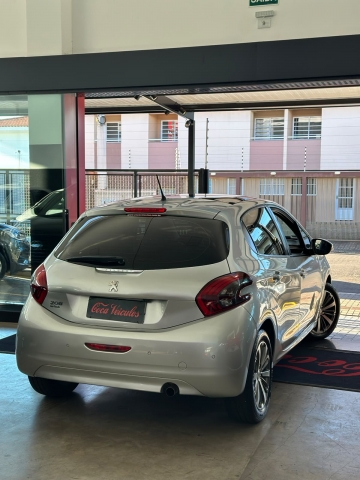 Peugeot 208 1.6 Griffe (aut) - foto 4