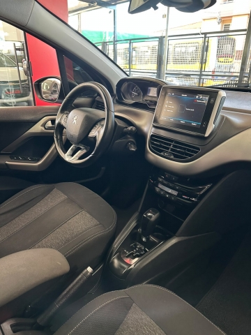 Peugeot 208 1.6 Griffe (aut) - foto 9