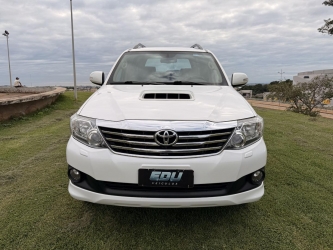 Hilux SW4 SRV  3.0 4X4(7 Lugares)