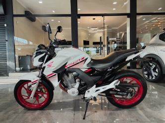 CB 250F Twister CBS