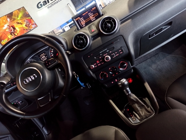 Audi A1 1.4 TFSI Attraction S Tronic - foto 12