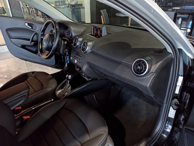 Audi A1 1.4 TFSI Attraction S Tronic - foto 13