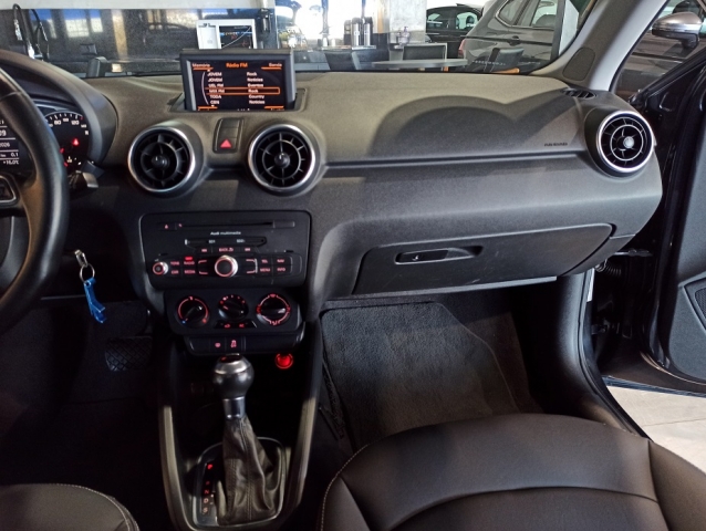Audi A1 1.4 TFSI Attraction S Tronic - foto 16