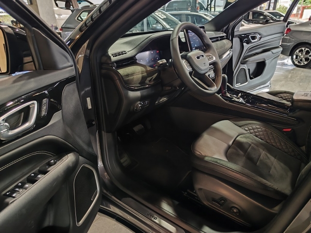 Jeep Commander 2.0 Hurricane Blackhawk 4WD (Aut) - foto 12
