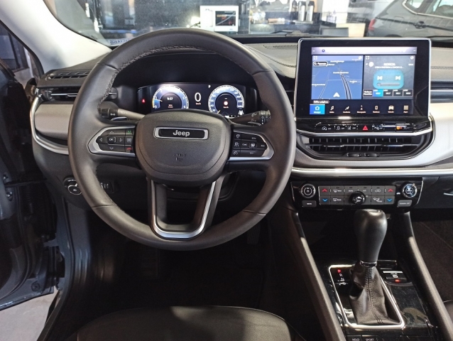 Jeep Compass 1.3 T270 Longitude (aut) - foto 16