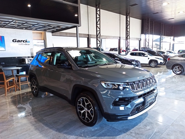 Jeep Compass 1.3 T270 Longitude (aut) - foto 3