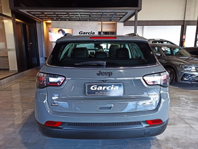 Jeep Compass 1.3 T270 Longitude (aut) - foto 6