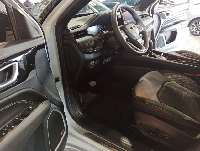 Jeep Compass 2.0 Hurricane Blackhawk 4WD (Aut) - foto 11