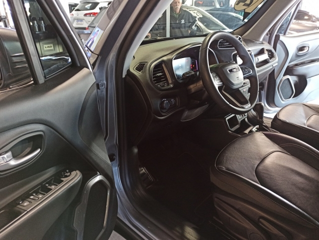 Jeep Renegade 1.3 T270 Longitude - foto 11