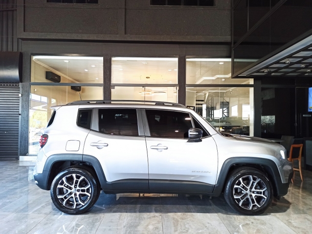 Jeep Renegade 1.3 T270 Longitude - foto 8