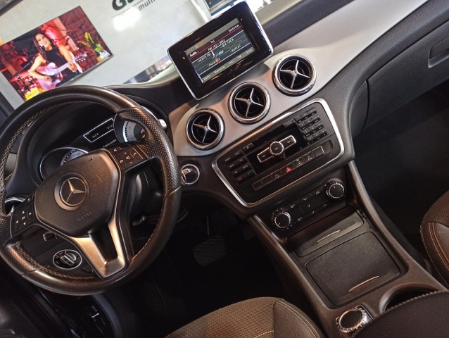 Mercedes-Benz Classe GLA GLA 200 Advance - foto 12