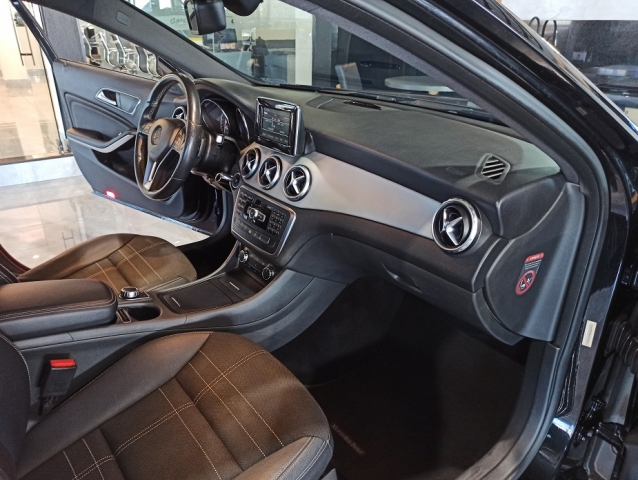 Mercedes-Benz Classe GLA GLA 200 Advance - foto 13