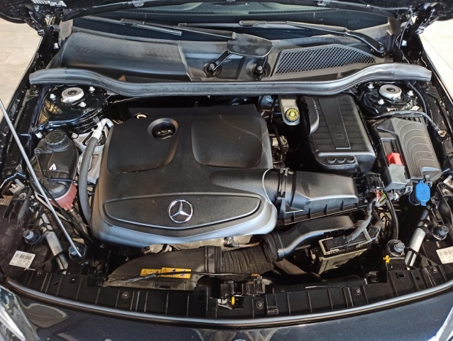 Mercedes-Benz Classe GLA GLA 200 Advance - foto 18