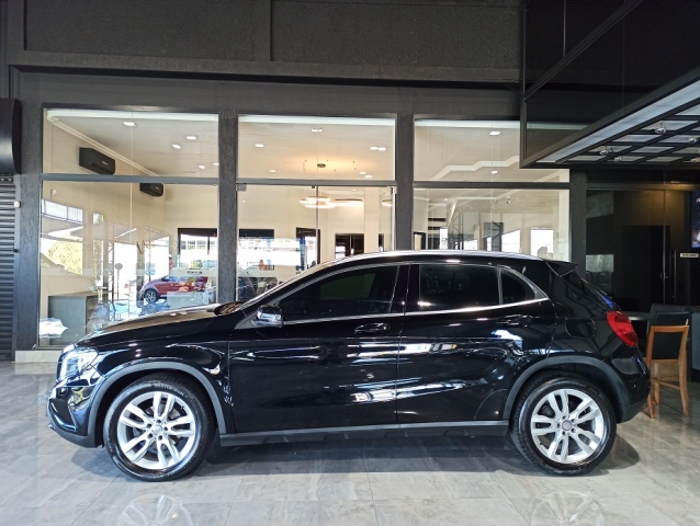 Mercedes-Benz Classe GLA GLA 200 Advance - foto 4
