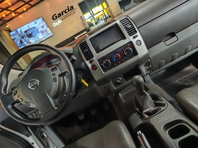Nissan Frontier 2.5 SV Attack 4x4 - foto 11