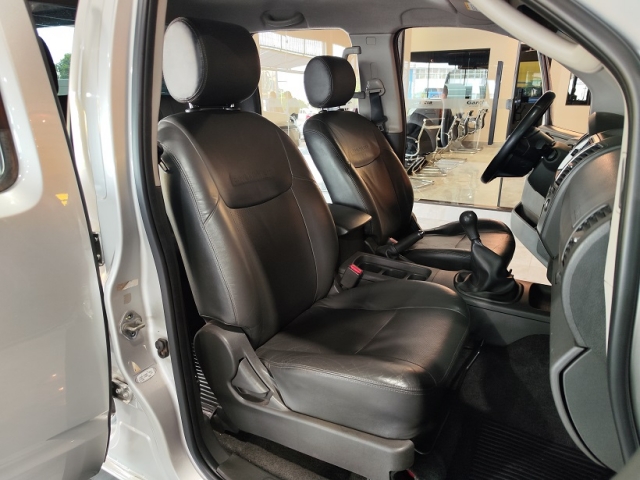 Nissan Frontier 2.5 SV Attack 4x4 - foto 13