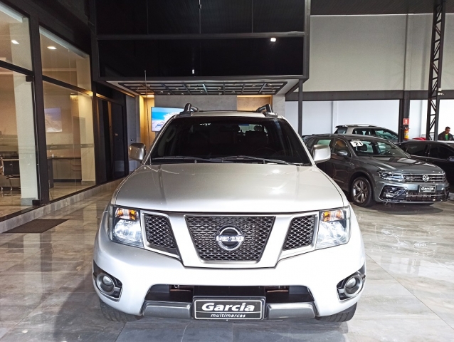 Nissan Frontier 2.5 SV Attack 4x4 - foto 2